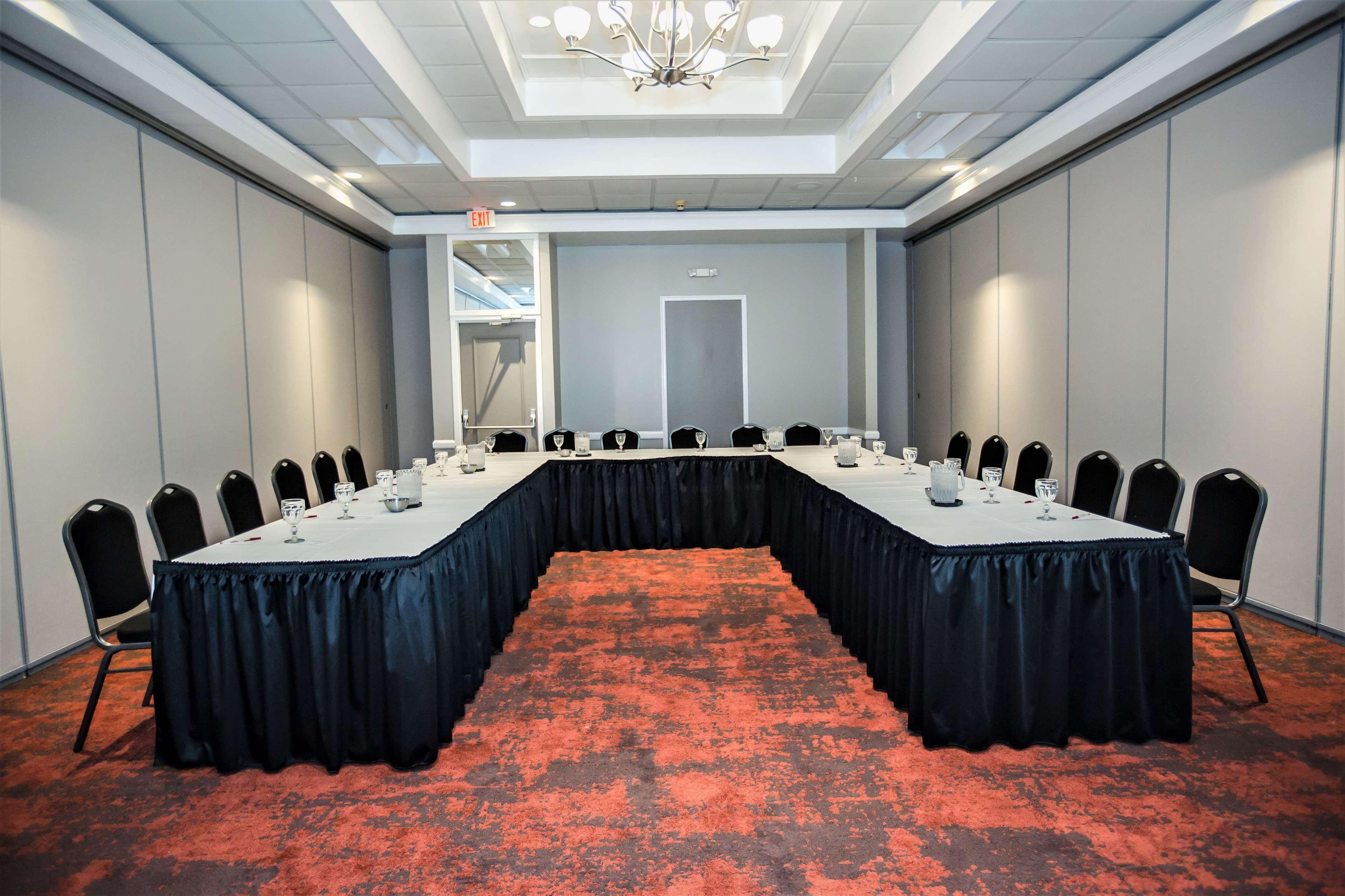 Ramada By Wyndham Jacksonville Hotel & Conference Center Exterior photo