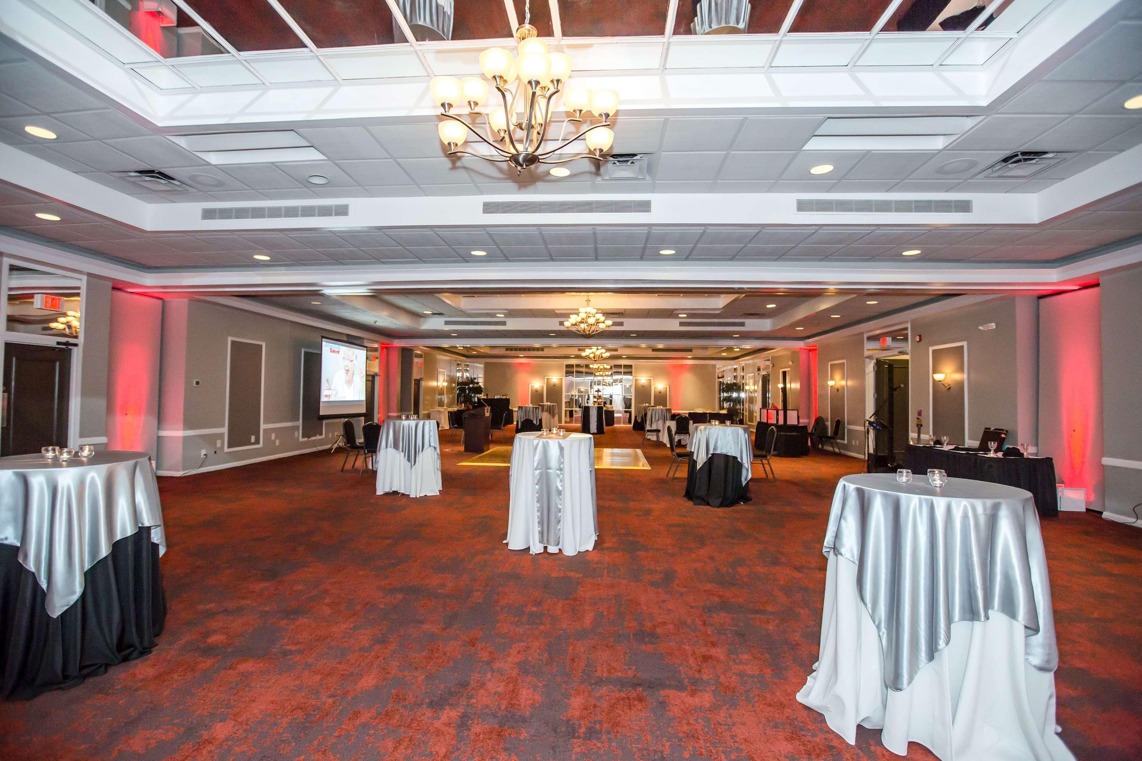 Ramada By Wyndham Jacksonville Hotel & Conference Center Exterior photo
