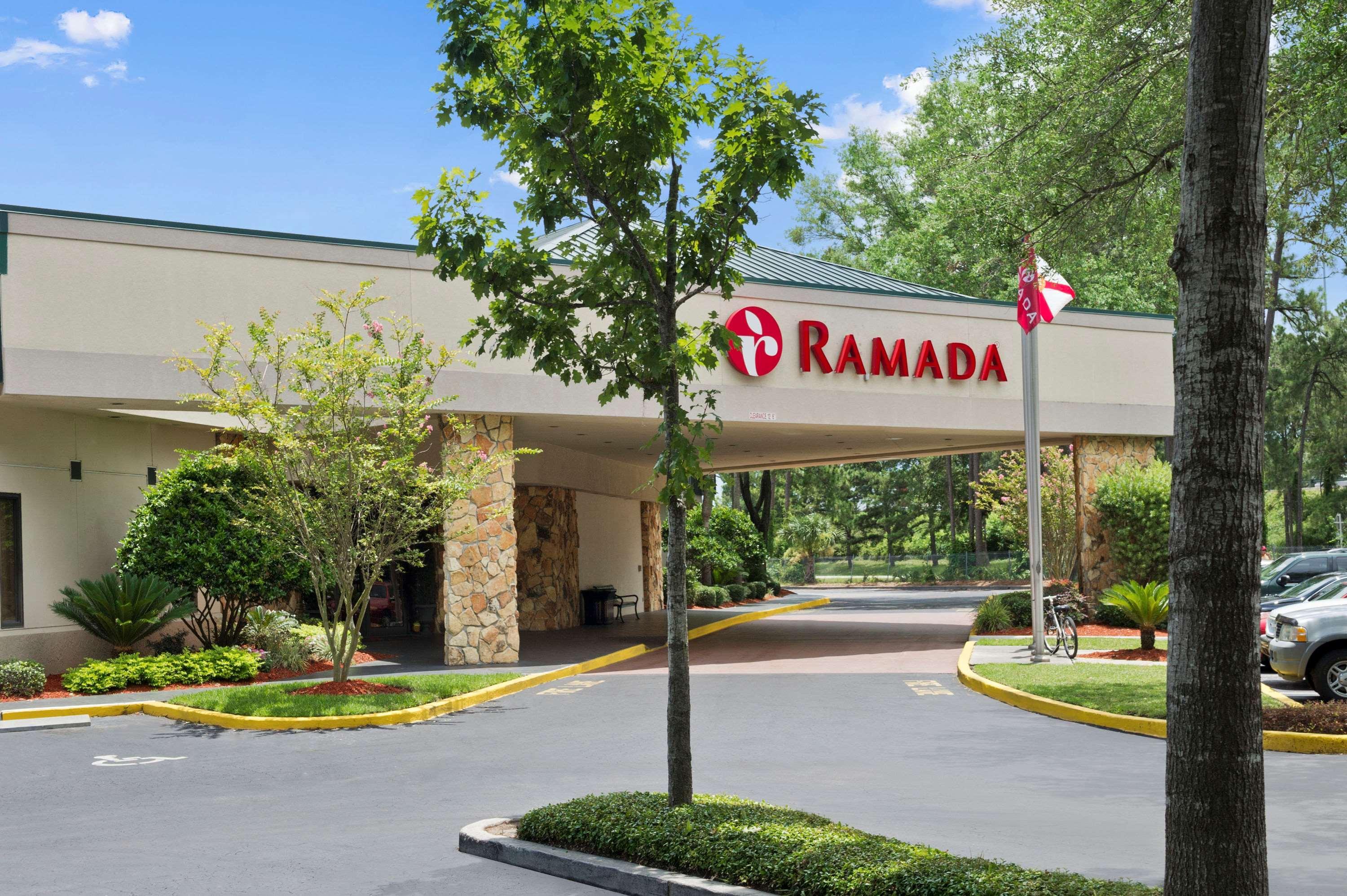 Ramada By Wyndham Jacksonville Hotel & Conference Center Exterior photo