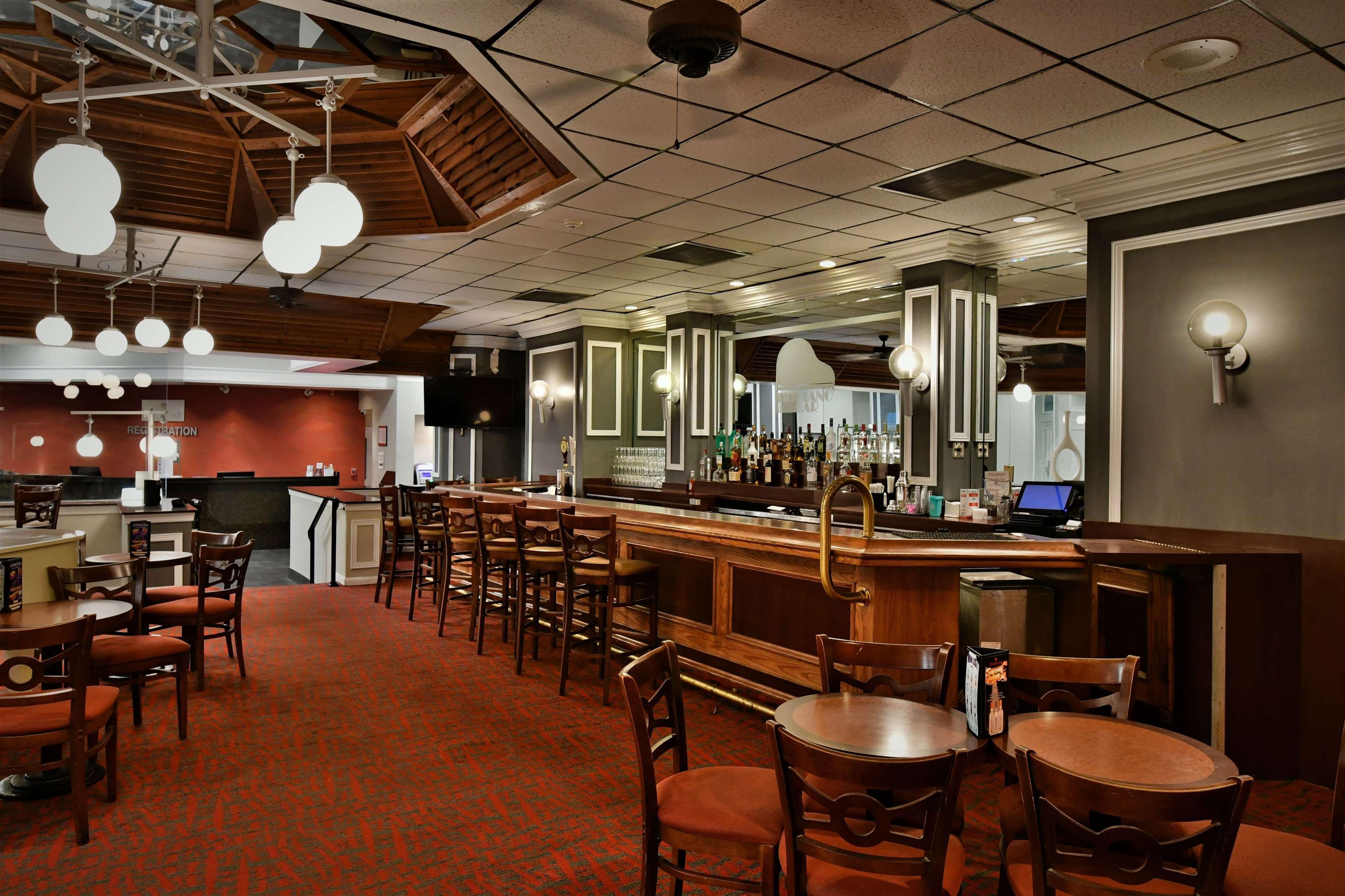Ramada By Wyndham Jacksonville Hotel & Conference Center Exterior photo