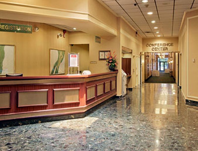 Ramada By Wyndham Jacksonville Hotel & Conference Center Interior photo